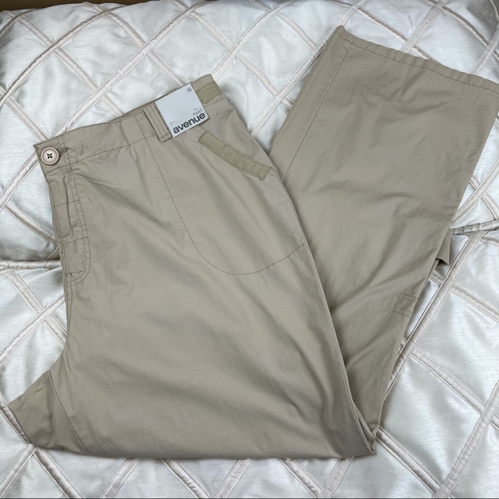 Avenue Convertible Capri Pant Khakis 18